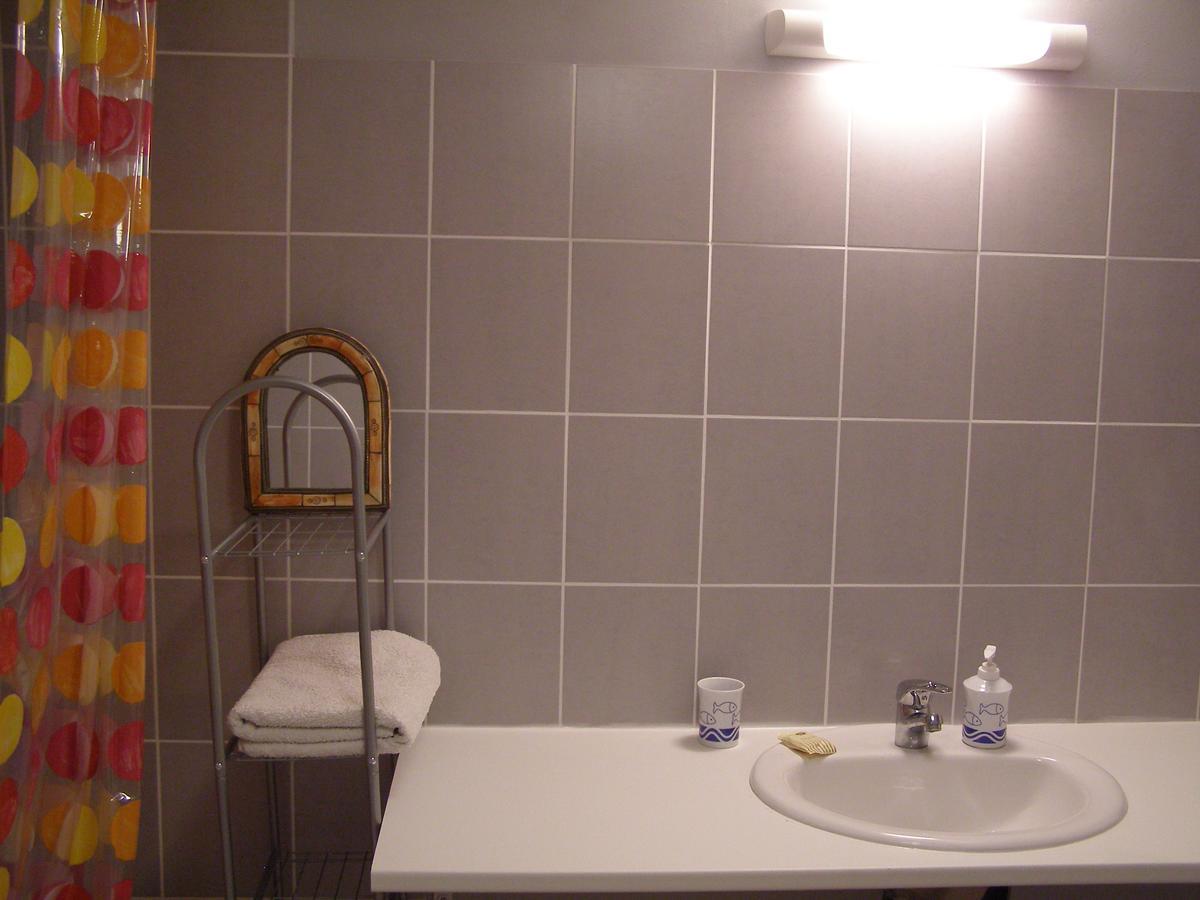 Bed and Breakfast Le Bord De L'Eau Sainte-Terre Exterior foto